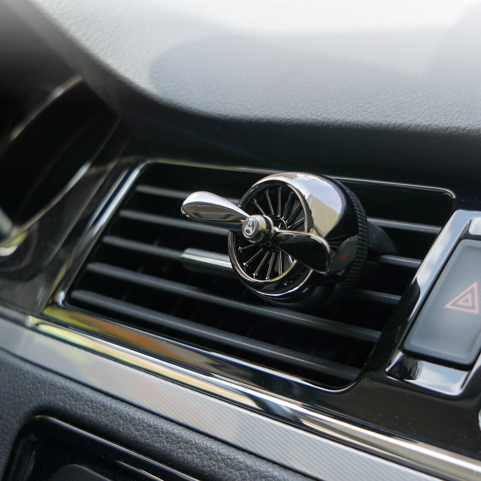 air-refresher-car-fragrance-diffuser